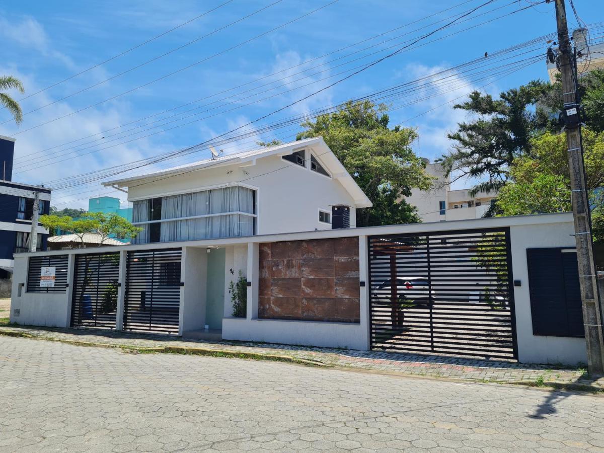 Residencial Rumo Ao Mar - Bombinhas-Sc Villa Exterior photo